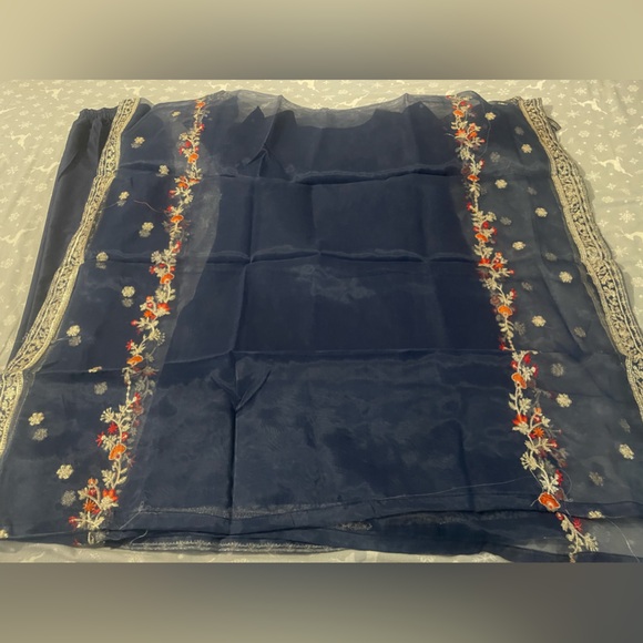 Pakistani 3 pieces organza dress with embroidery and stone work - Picture 10 of 11